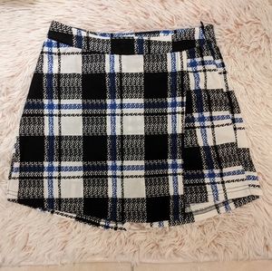 NWOT plaid skort